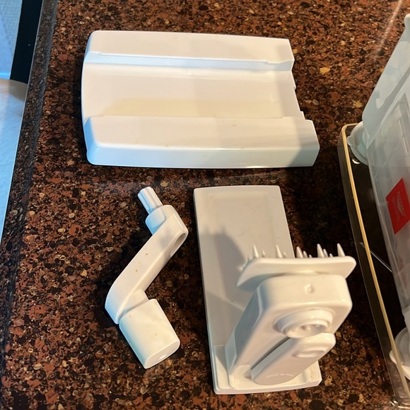 Paderno 4-Blade Spiralizer - Picture 6 of 7